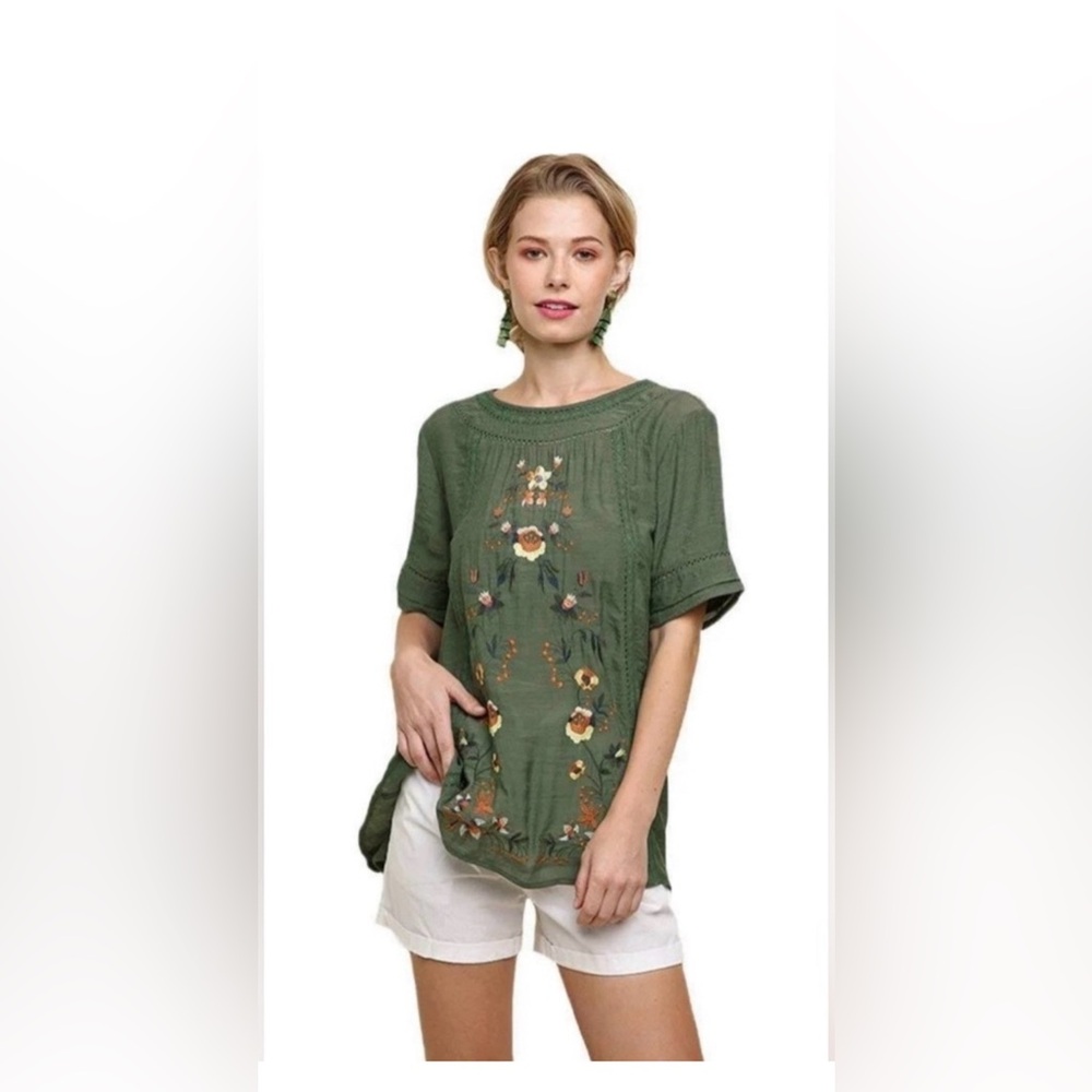 Umgee Short Sleeve Embroidered
Boho Blouse Size Medium